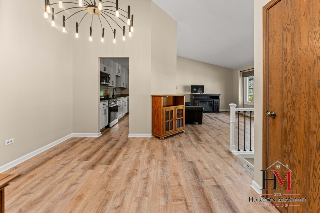 9241 Windsor Parkway - Photo 7