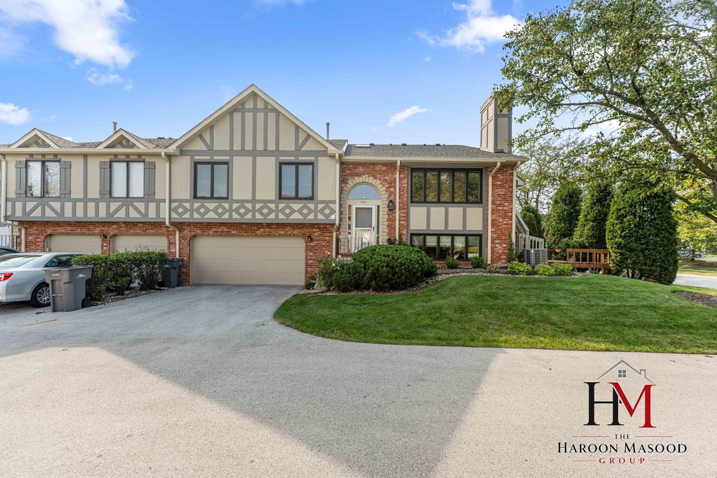 9241 Windsor Parkway - Photo 0