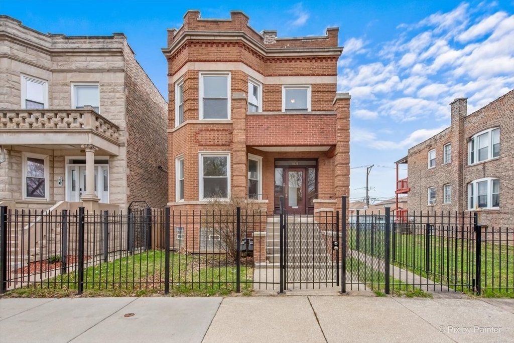 5233 W Quincy Street - Photo 0