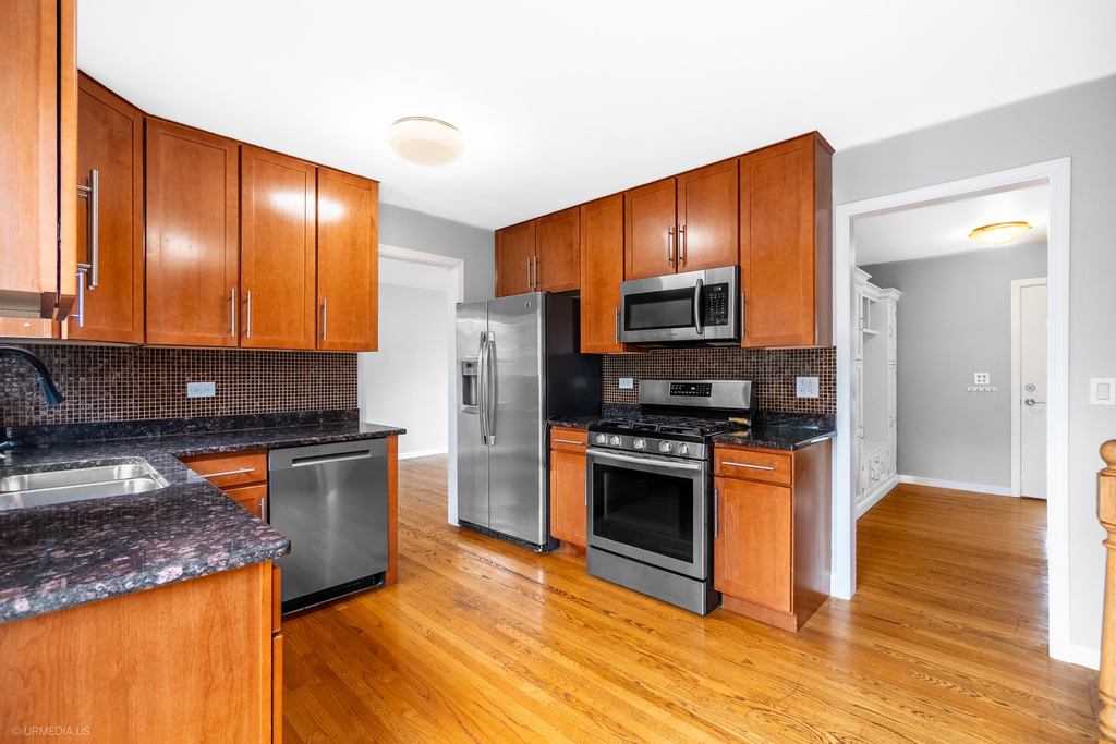 2122 Kensington Drive - Photo 8