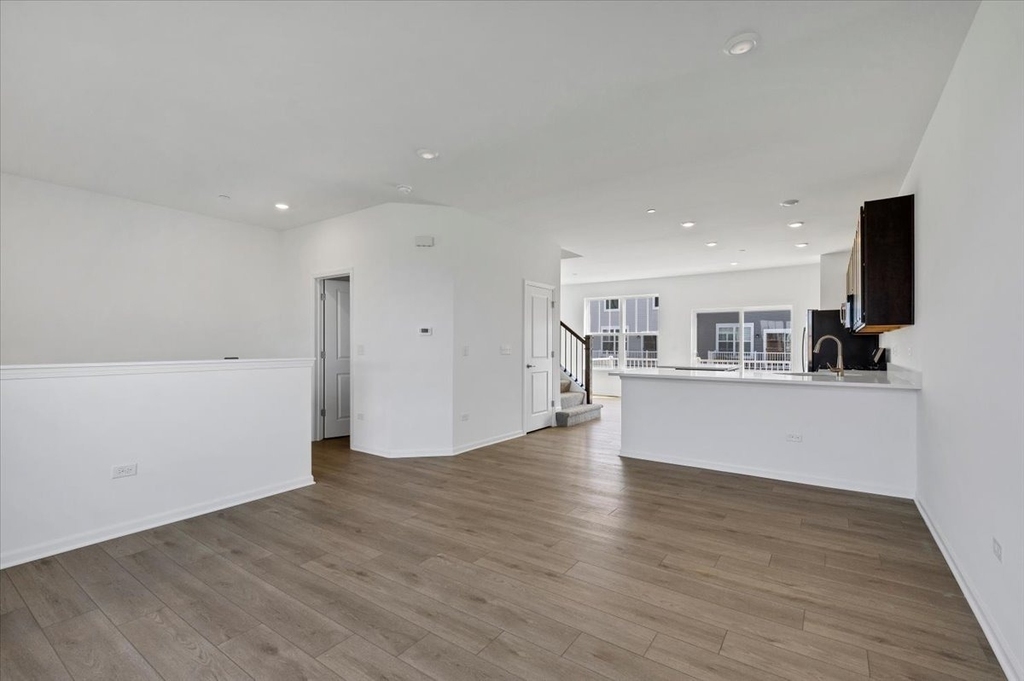 333 Settlers Place - Photo 4