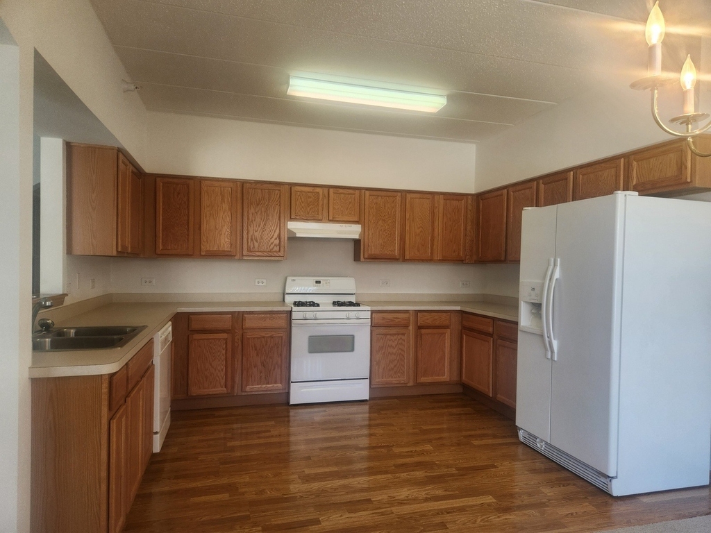 16661 Liberty Circle - Photo 2