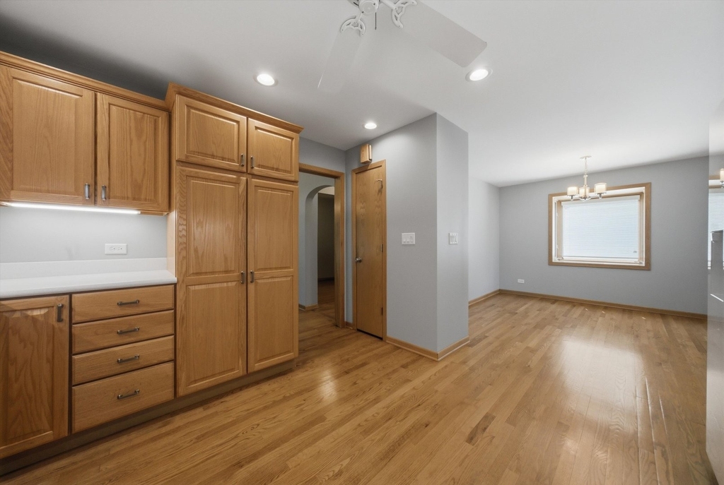 586 S Hawthorne Avenue - Photo 11