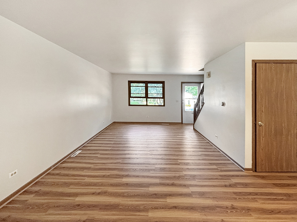 3745 Johns Manville Avenue - Photo 4
