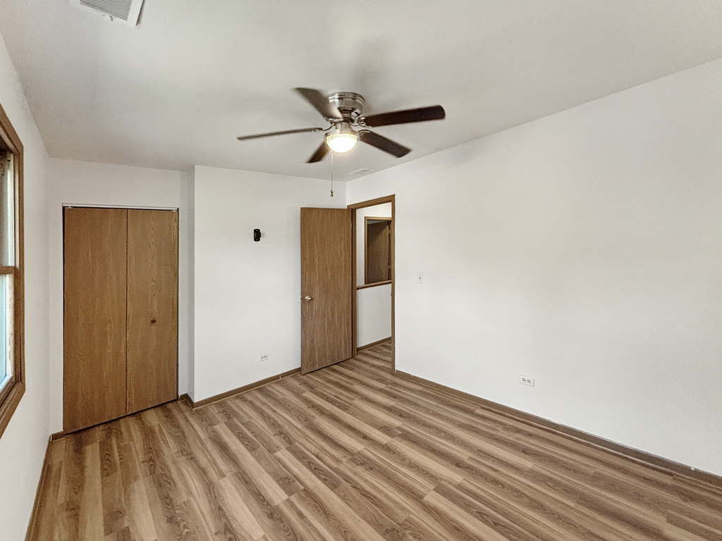 3745 Johns Manville Avenue - Photo 10
