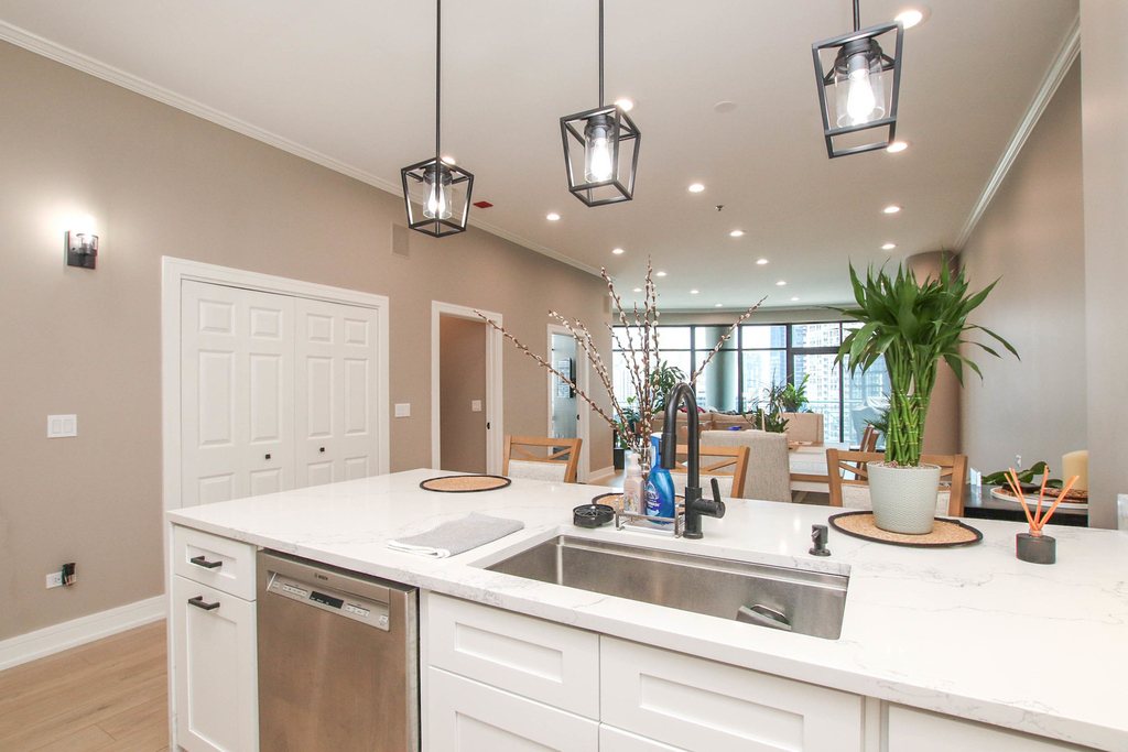 340 W Superior Street - Photo 6