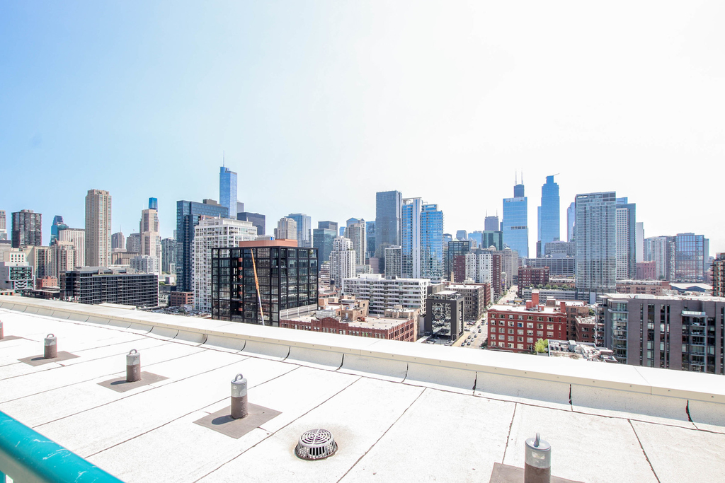 340 W Superior Street - Photo 32