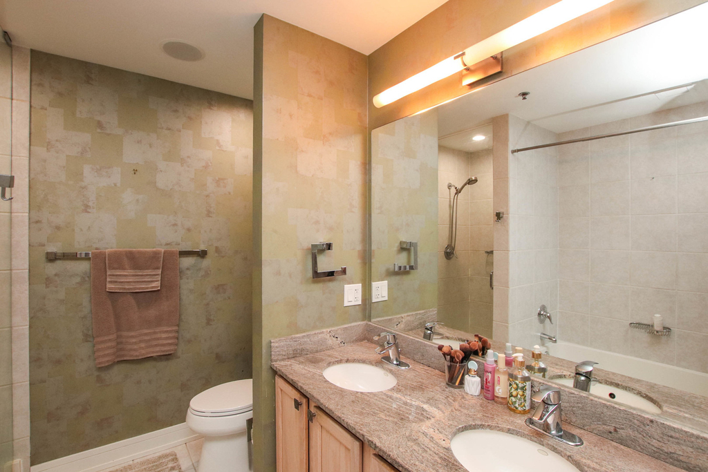 340 W Superior Street - Photo 20