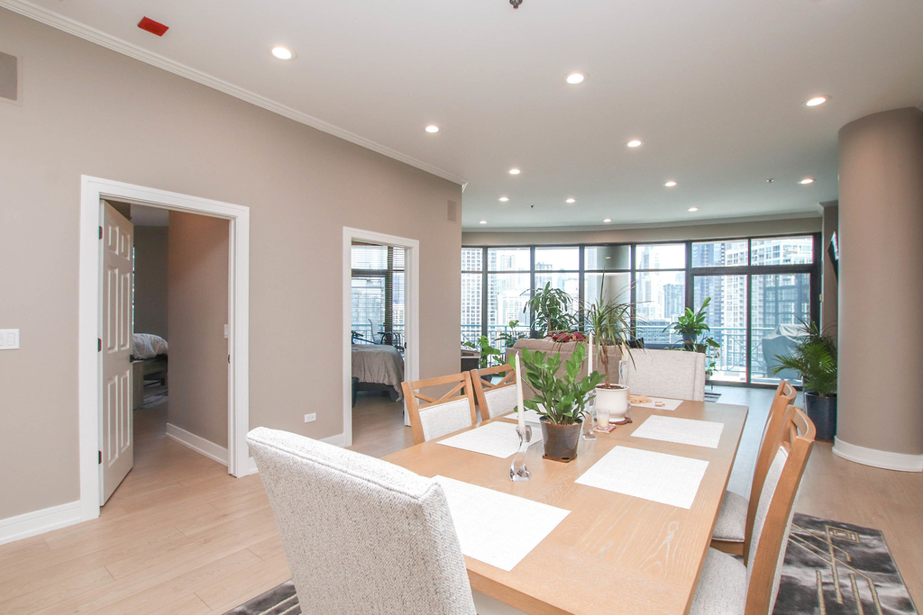 340 W Superior Street - Photo 8