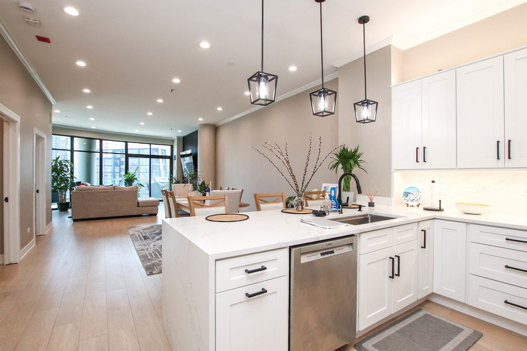 340 W Superior Street - Photo 5