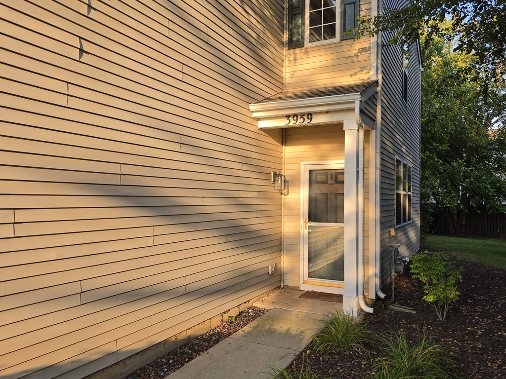 3959 Blackstone Drive - Photo 2