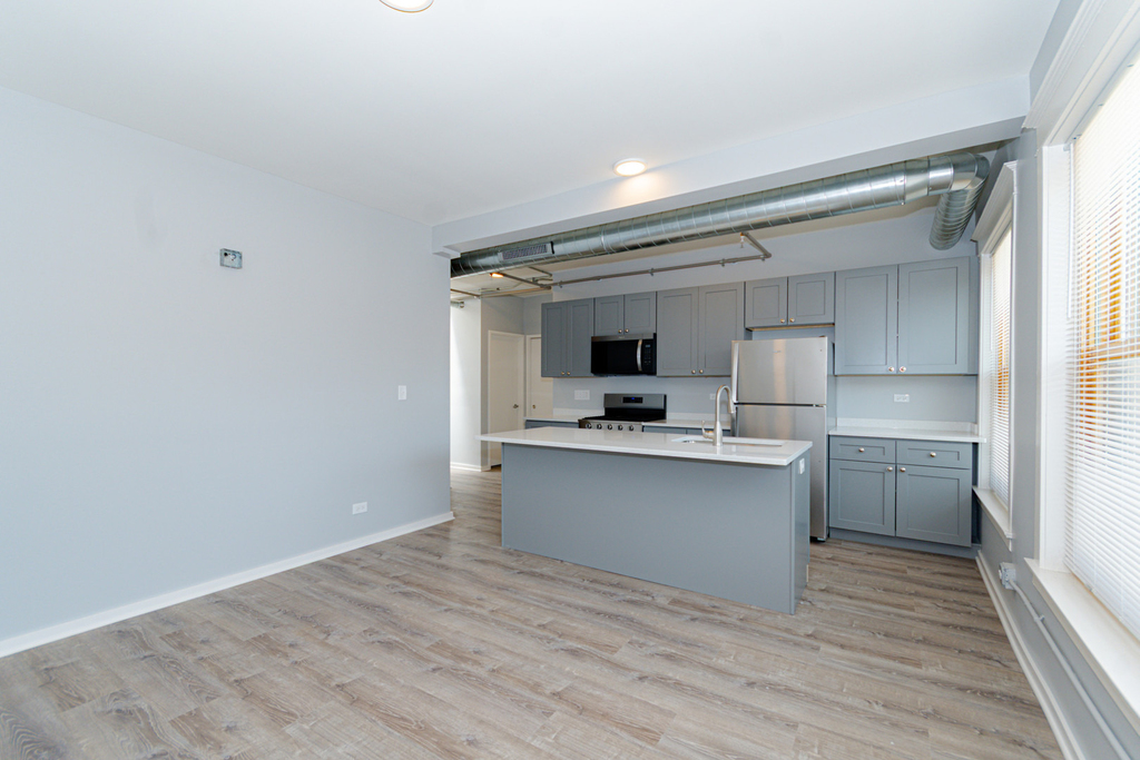 141 S Oak Park Avenue - Photo 1