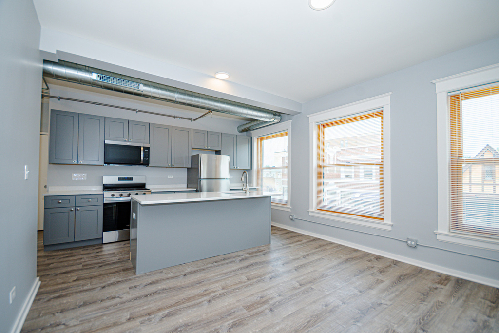 141 S Oak Park Avenue - Photo 0