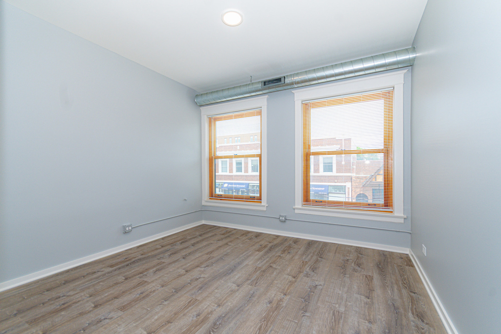 141 S Oak Park Avenue - Photo 8