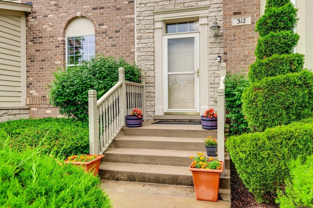 312 Camargo Court - Photo 4