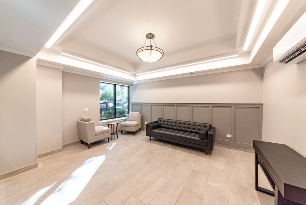 950 W Leland Avenue - Photo 1