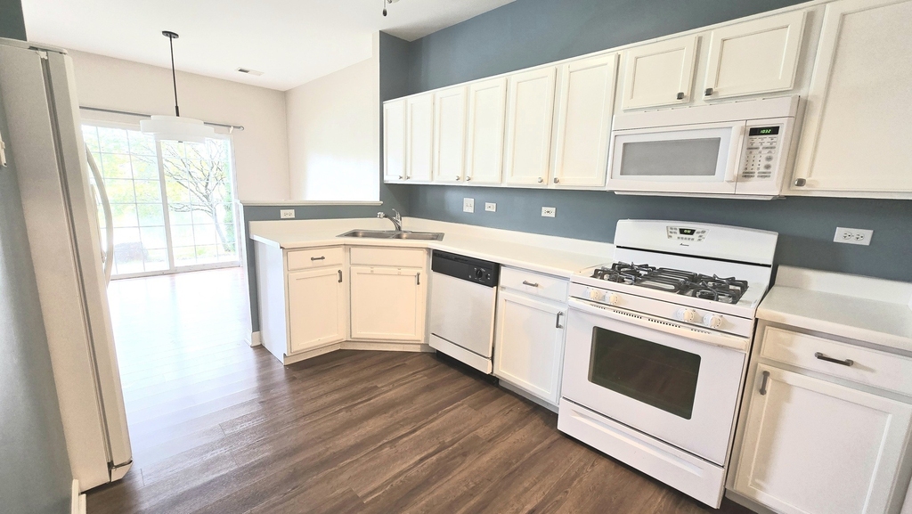 1809 Golden Gate Lane - Photo 5