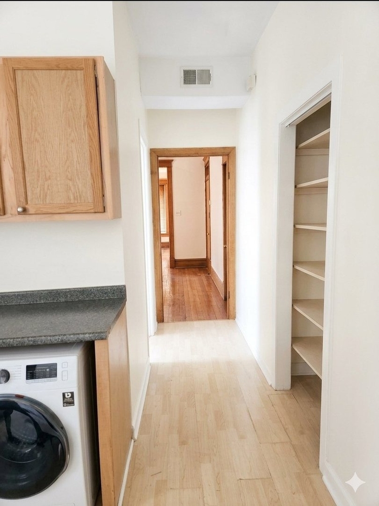2423 N Washtenaw Avenue - Photo 10
