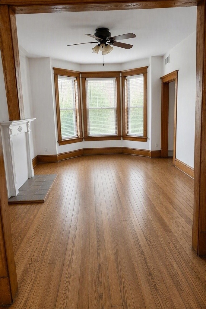 2423 N Washtenaw Avenue - Photo 3
