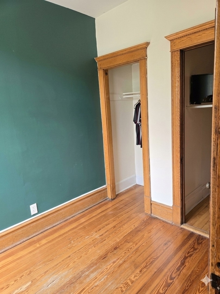2423 N Washtenaw Avenue - Photo 8