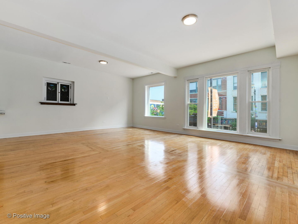 1618 W Chicago Avenue - Photo 2
