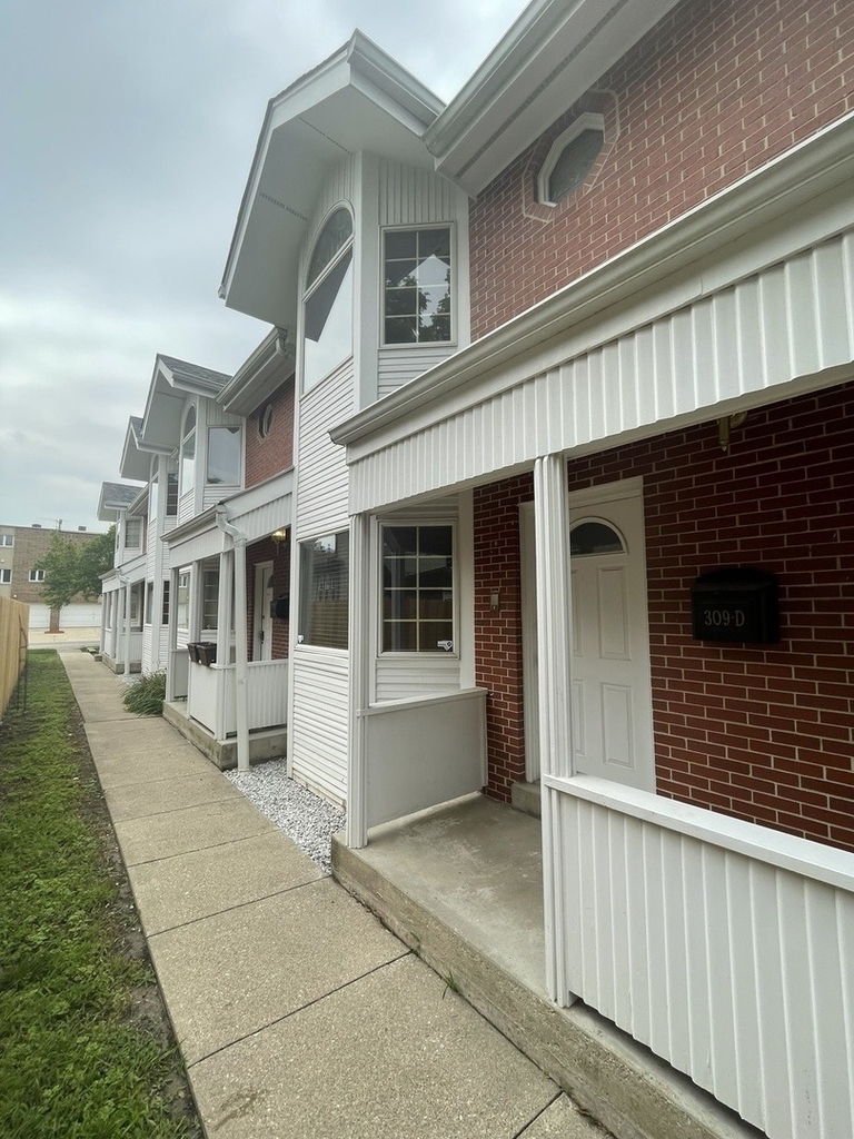 309 Elgin Avenue - Photo 0