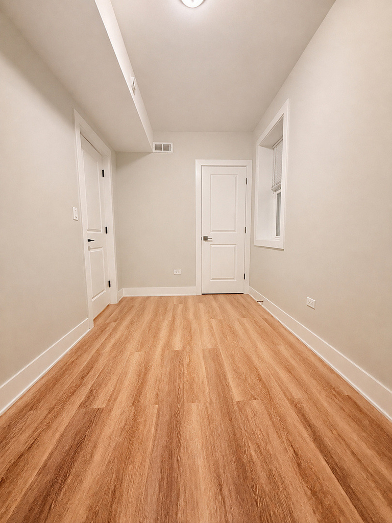 2850 N Avers Avenue - Photo 11