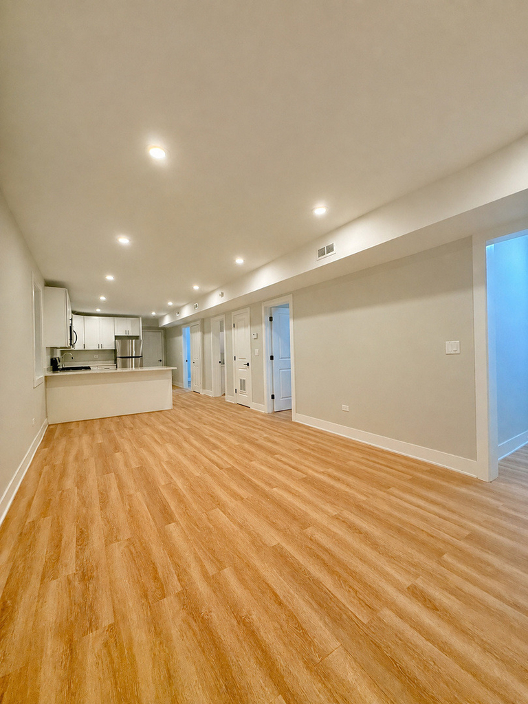 2850 N Avers Avenue - Photo 4