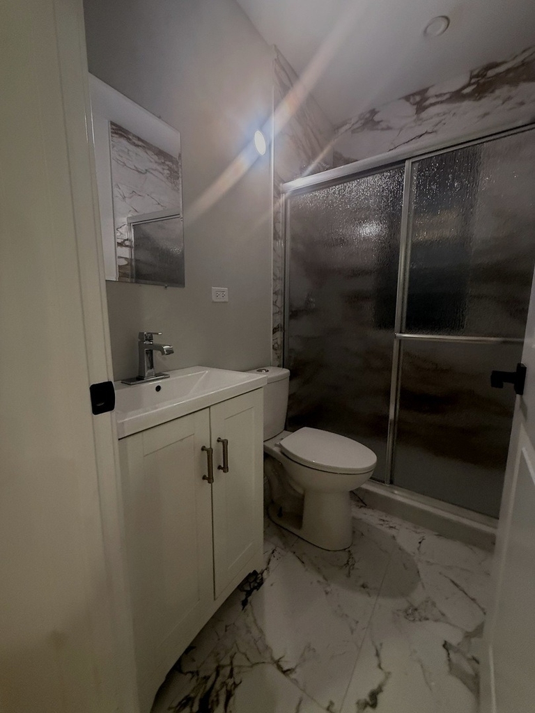 2850 N Avers Avenue - Photo 12
