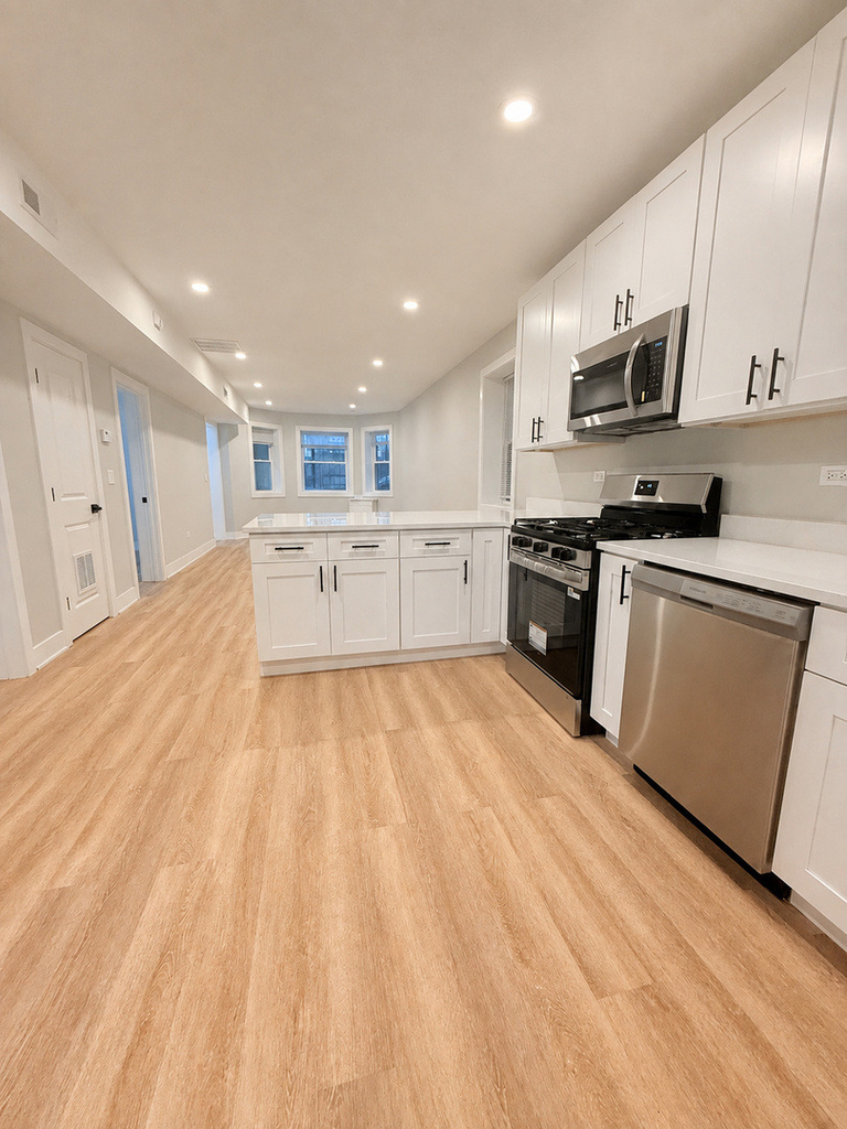 2850 N Avers Avenue - Photo 9