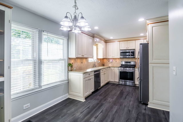 1575 Stockton Lane - Photo 5