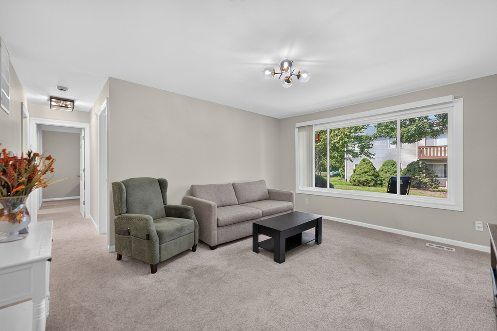 665 Thorntree Court - Photo 2
