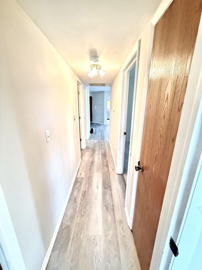 601 Hanover Court - Photo 7