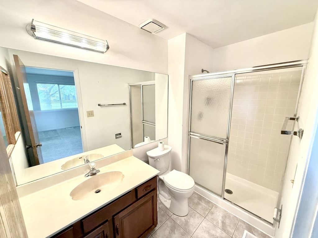 601 Hanover Court - Photo 11