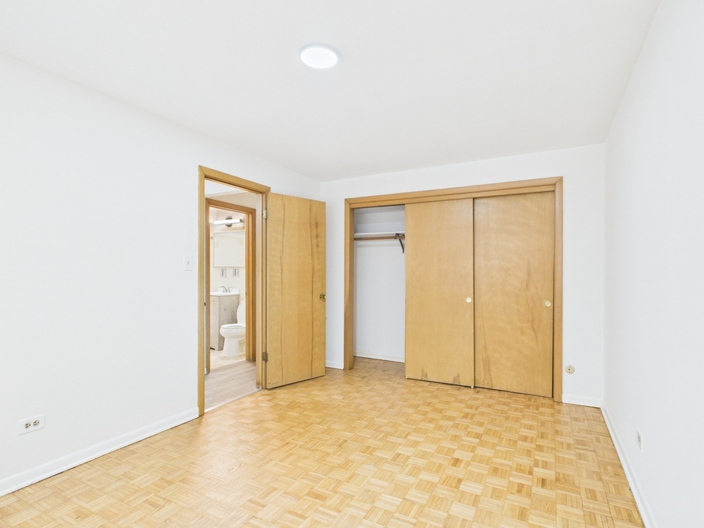 11219 S King Drive - Photo 10