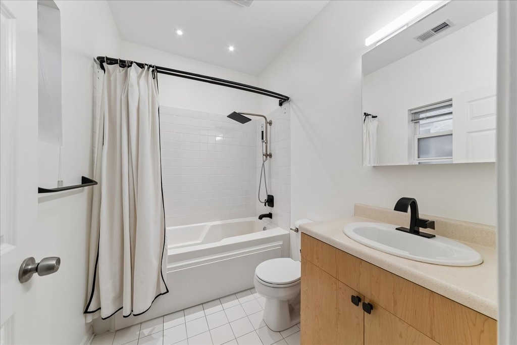 1046 W Fulton Market - Photo 8
