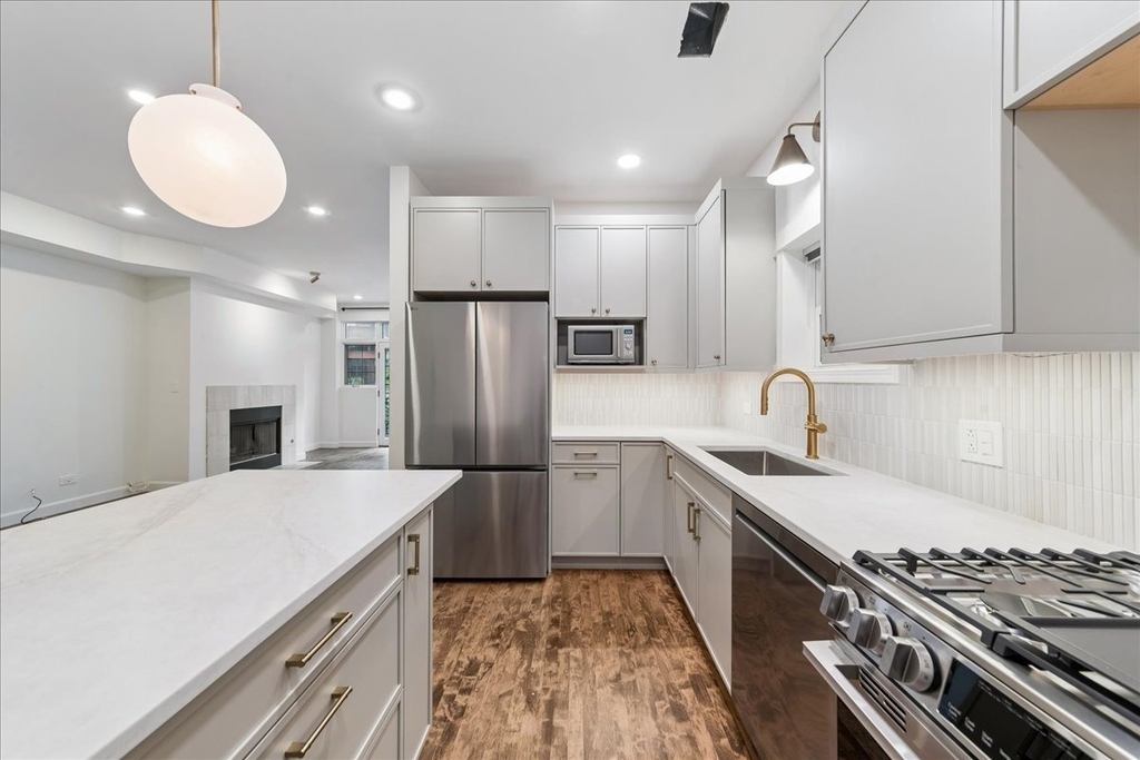 1046 W Fulton Market - Photo 3