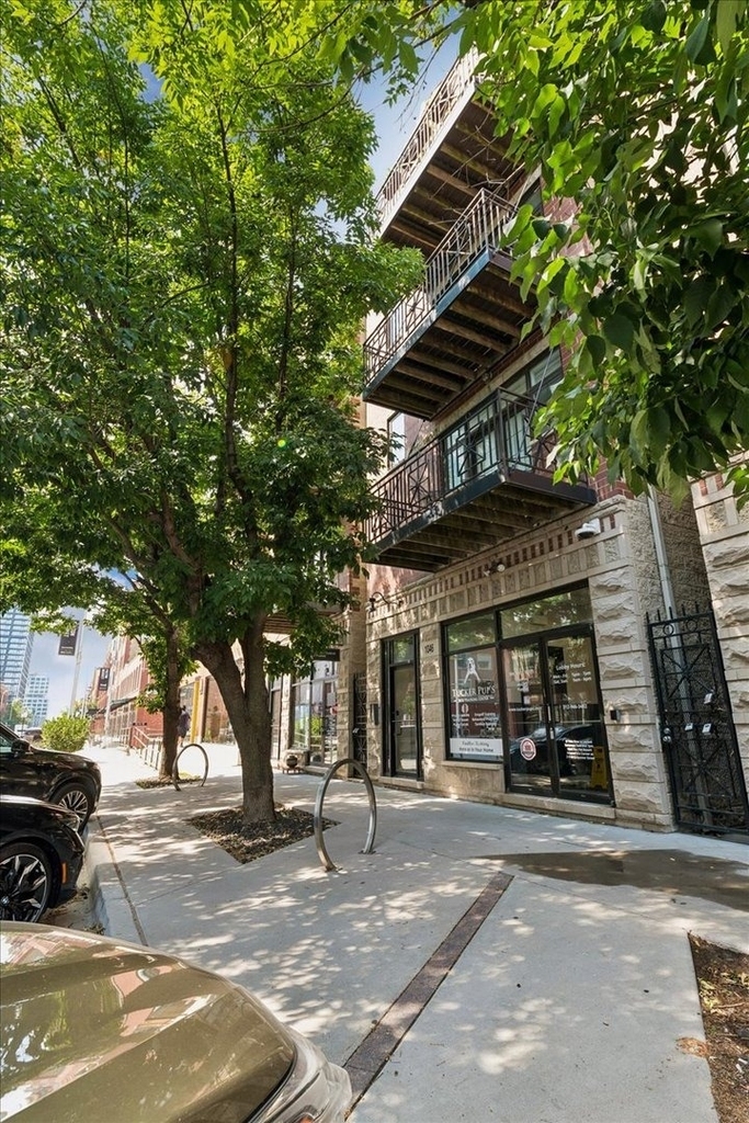 1046 W Fulton Market - Photo 0