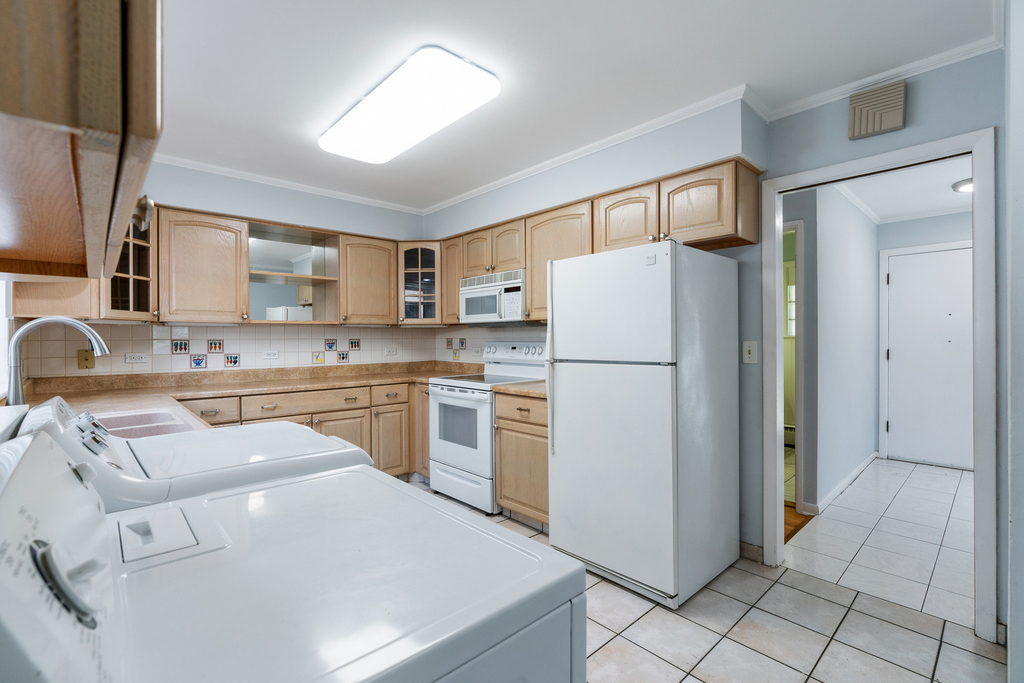 301 N Derbyshire Avenue - Photo 9