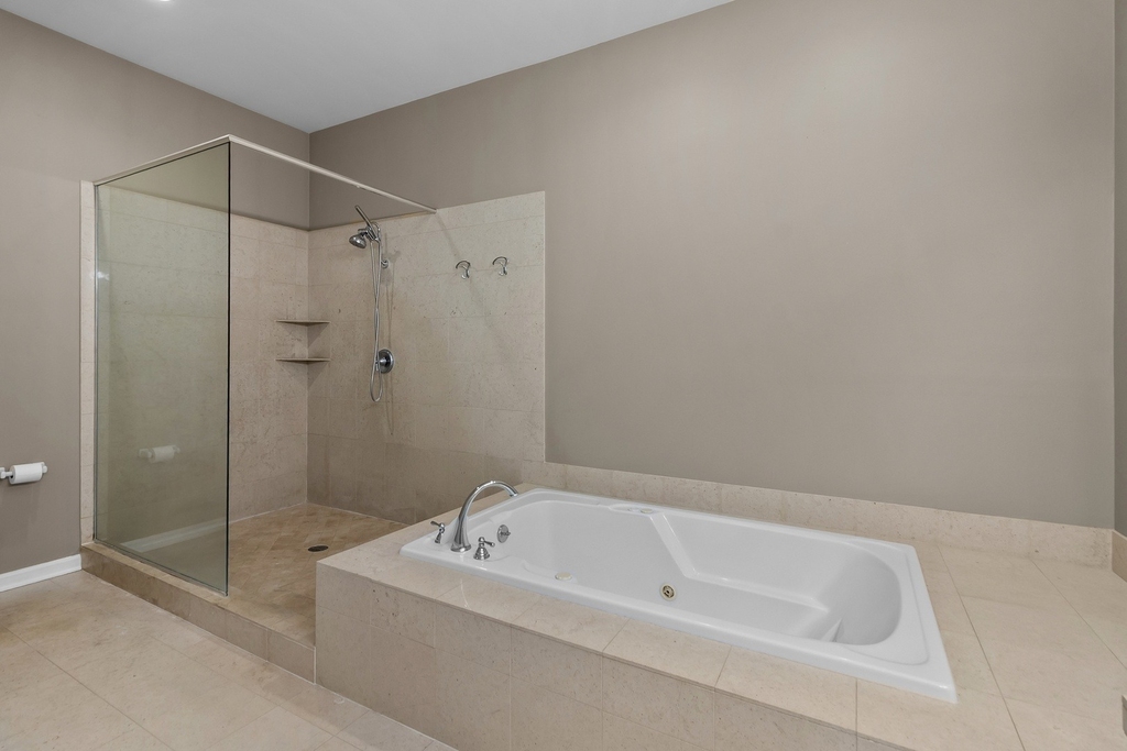 111 E Van Buren Street - Photo 19