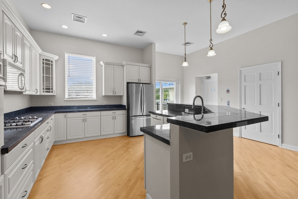 111 E Van Buren Street - Photo 13