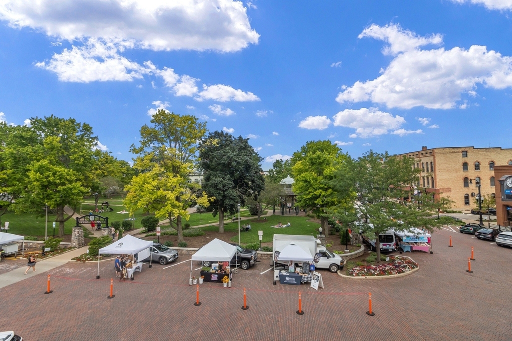 111 E Van Buren Street - Photo 25