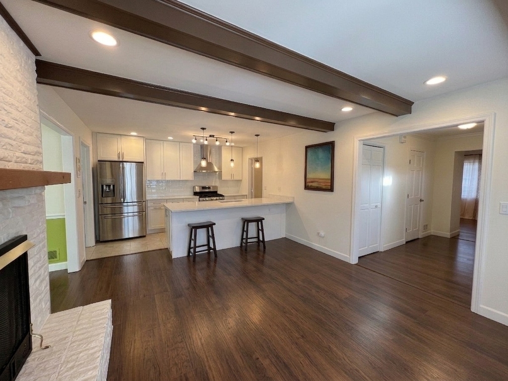 196 Westminster Way - Photo 1