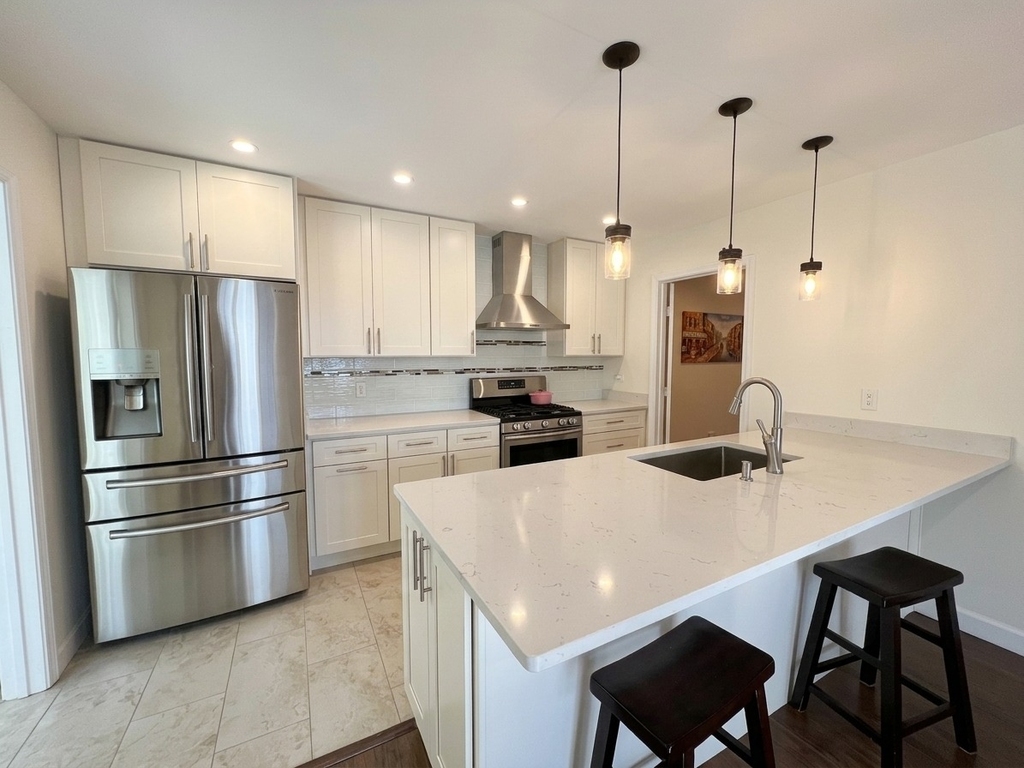 196 Westminster Way - Photo 2