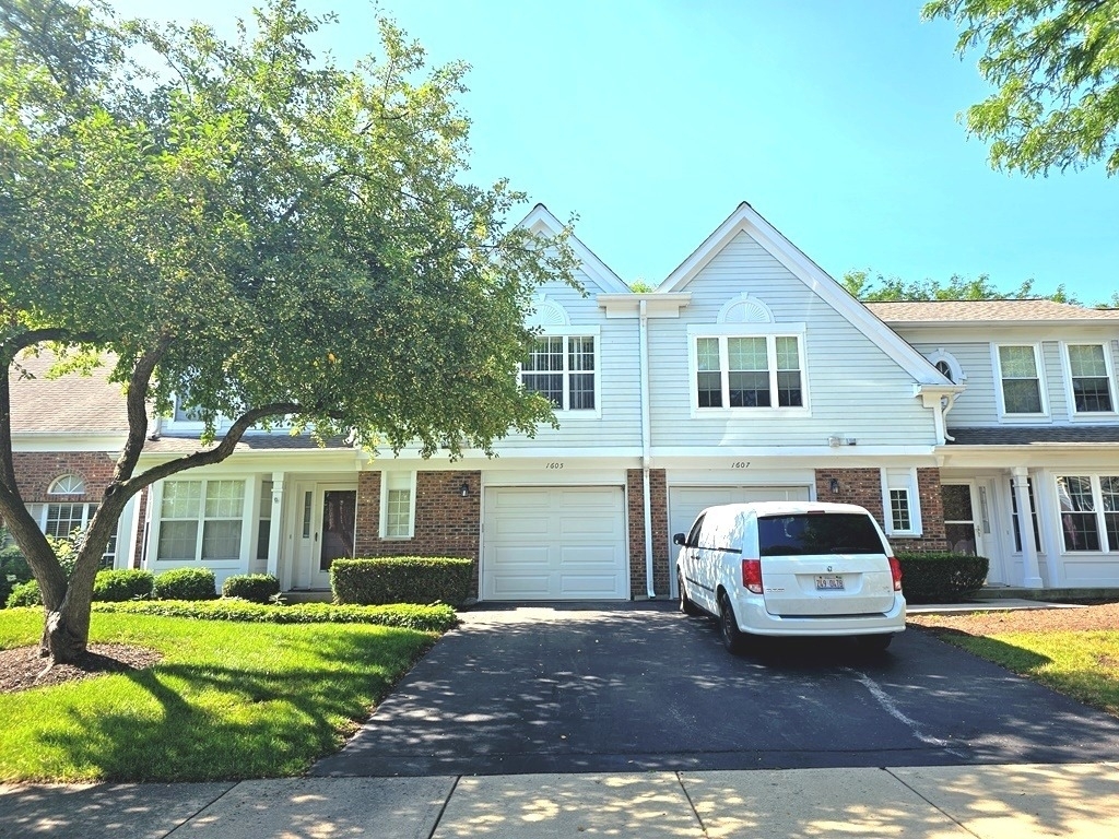 1605 W Portsmith Lane - Photo 0