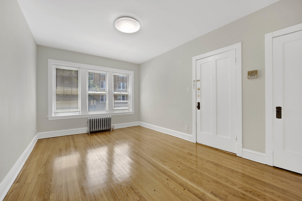 4742 W Roscoe Street - Photo 1