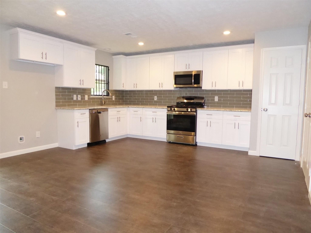 12902 Southspring Drive - Photo 7
