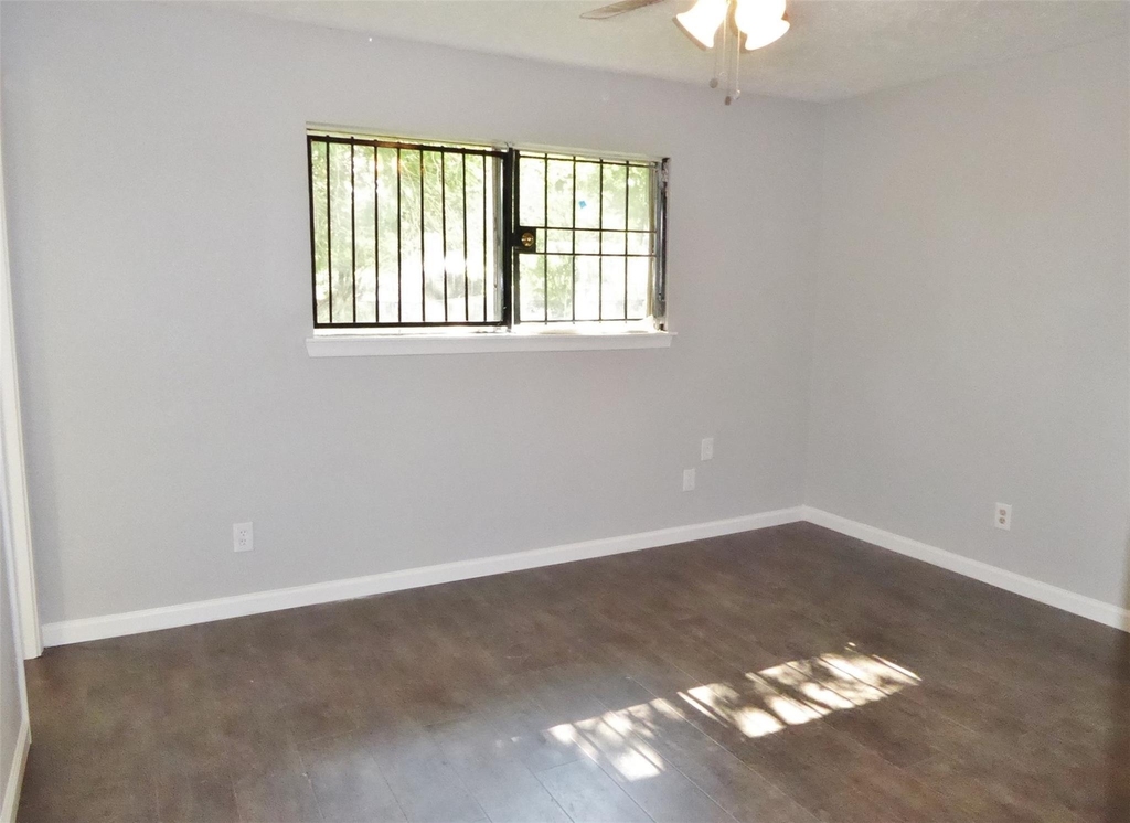 12902 Southspring Drive - Photo 10
