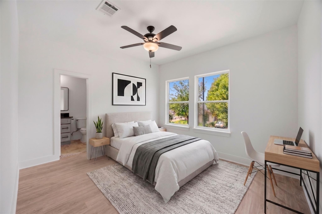 2213 Lee Street - Photo 10