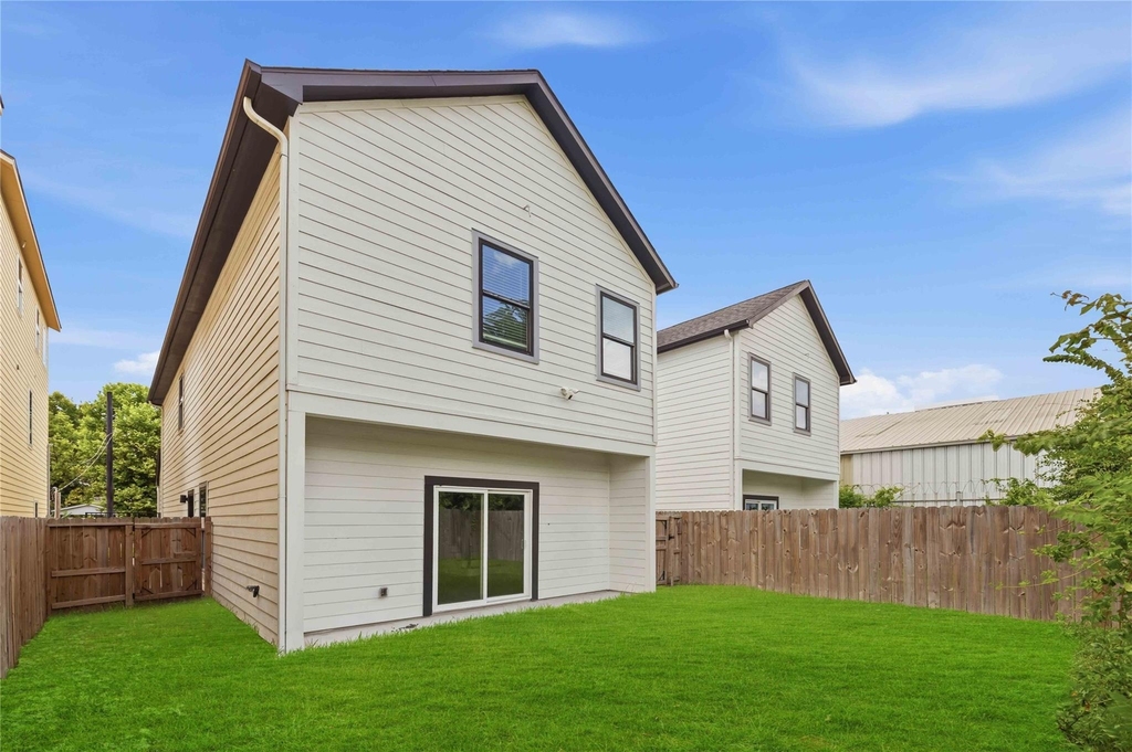2213 Lee Street - Photo 12